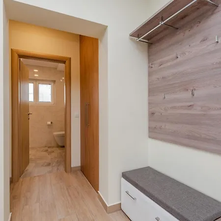 Apartment Bracic *