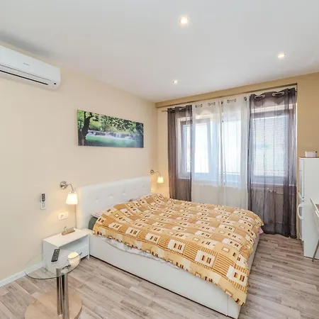 Bracic Apartment Sukošan